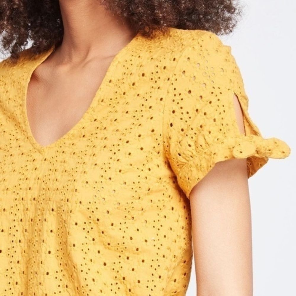 Modcloth‎ Ideal Discovery Short Sleeve Eyelet Blouse L